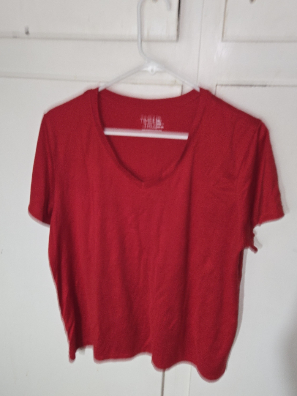 Time and Tru Red V-Neck Short Sleeve Tee